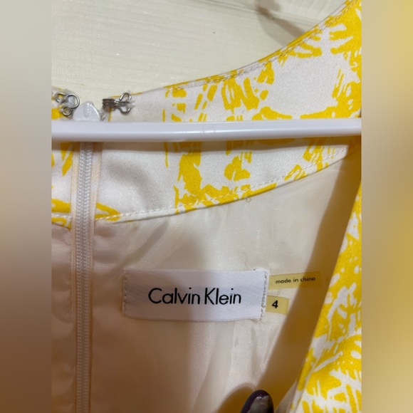 Calvin Klein Yellow and White Pleated A-Line Dress with Pleated Skirt co… - Picture 2 of 7